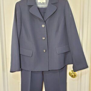 Jones Studio Women's 2-Piece Navy Suit Fully Lined Size 14W